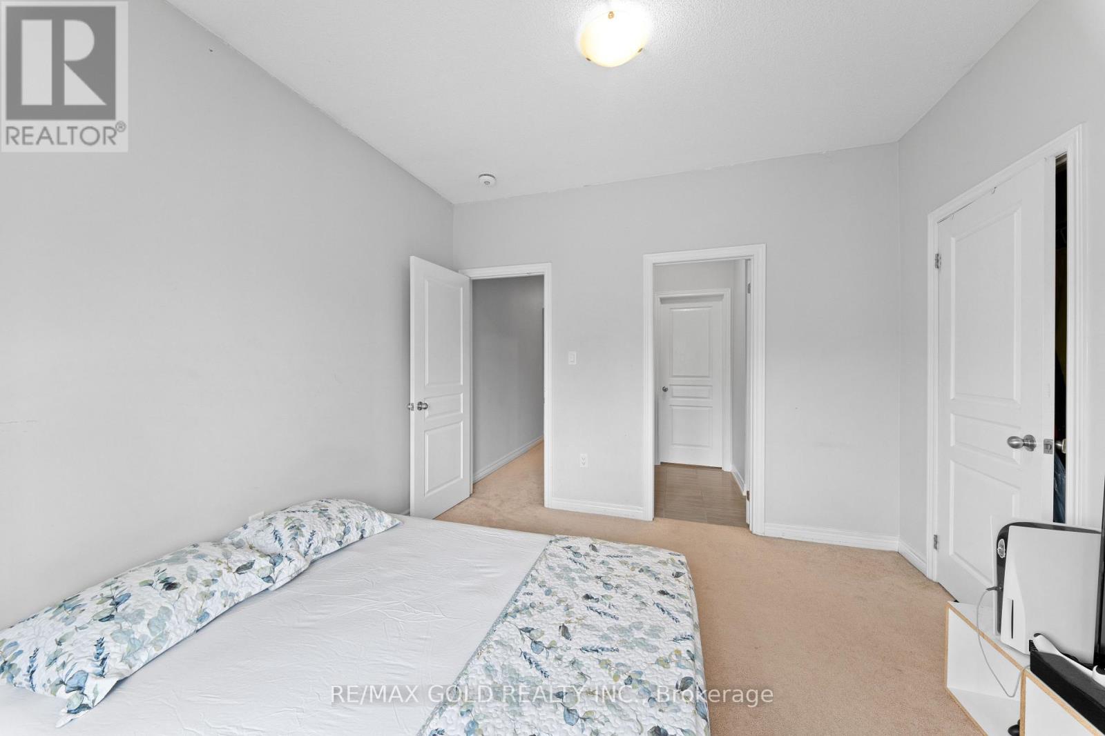 9 GODERICH DRIVE - 32