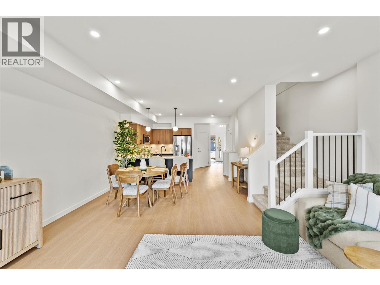 #153 3580 Valleyview Drive Unit# 153 - 8