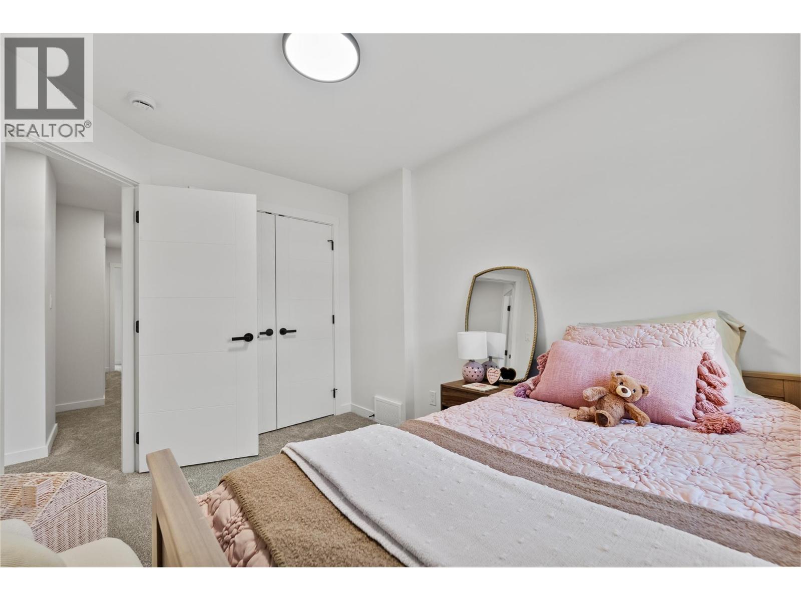 #153 3580 Valleyview Drive Unit# 153 - 18