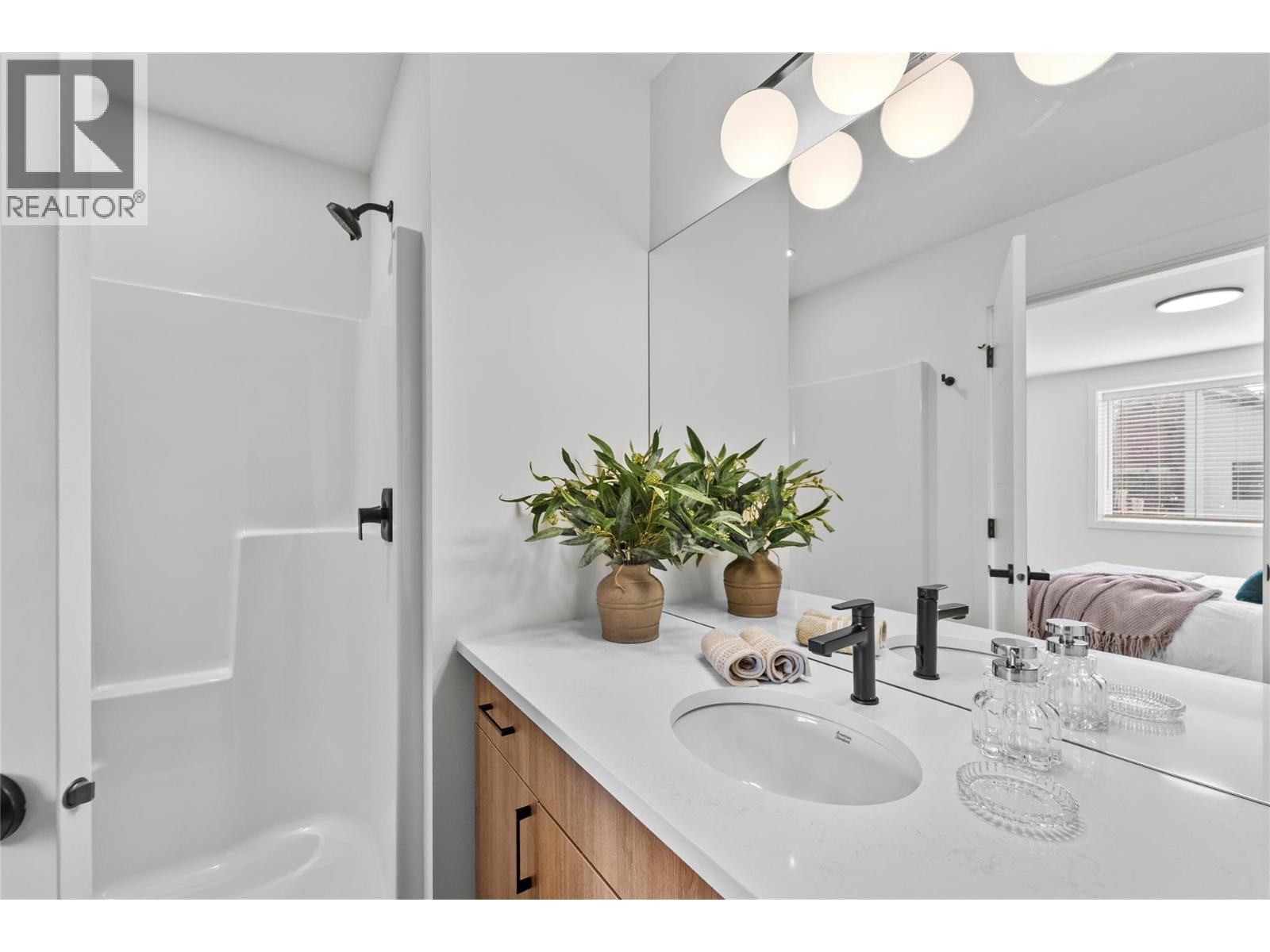 #153 3580 Valleyview Drive Unit# 153 - 16