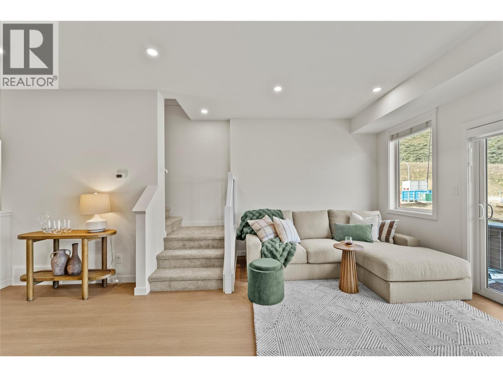 #153 3580 Valleyview Drive Unit# 153 - 7