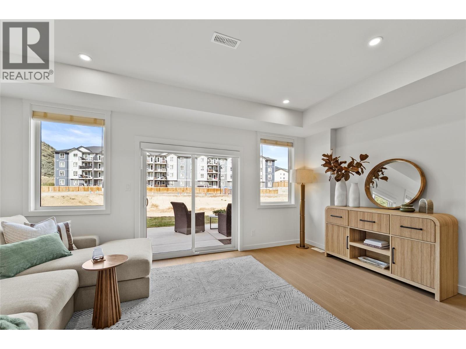 #153 3580 Valleyview Drive Unit# 153 - 10