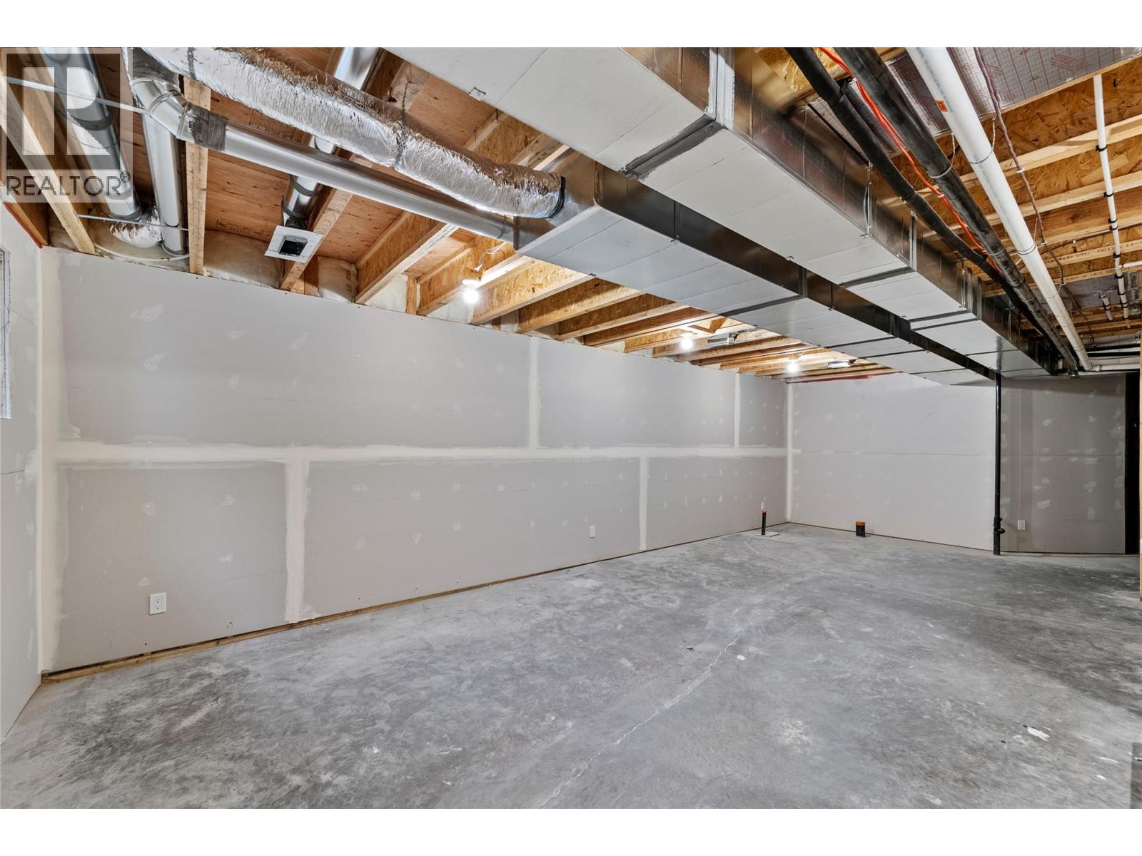 #153 3580 Valleyview Drive Unit# 153 - 25