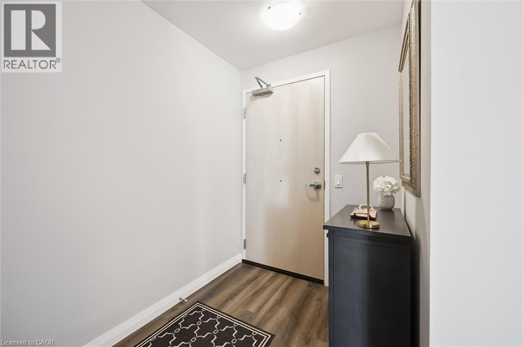 60 CHARLES Street W Unit# 702, Kitchener, Ontario, N2G0C9 — Photo 8