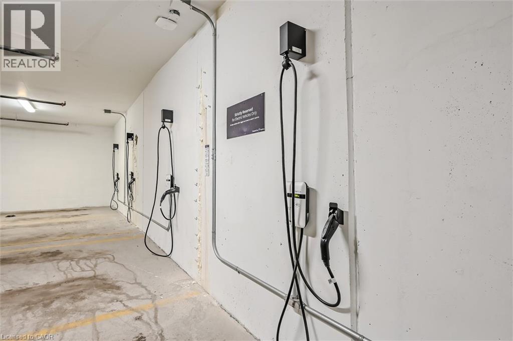 60 CHARLES Street W Unit# 702, Kitchener, Ontario, N2G0C9 — Photo 38