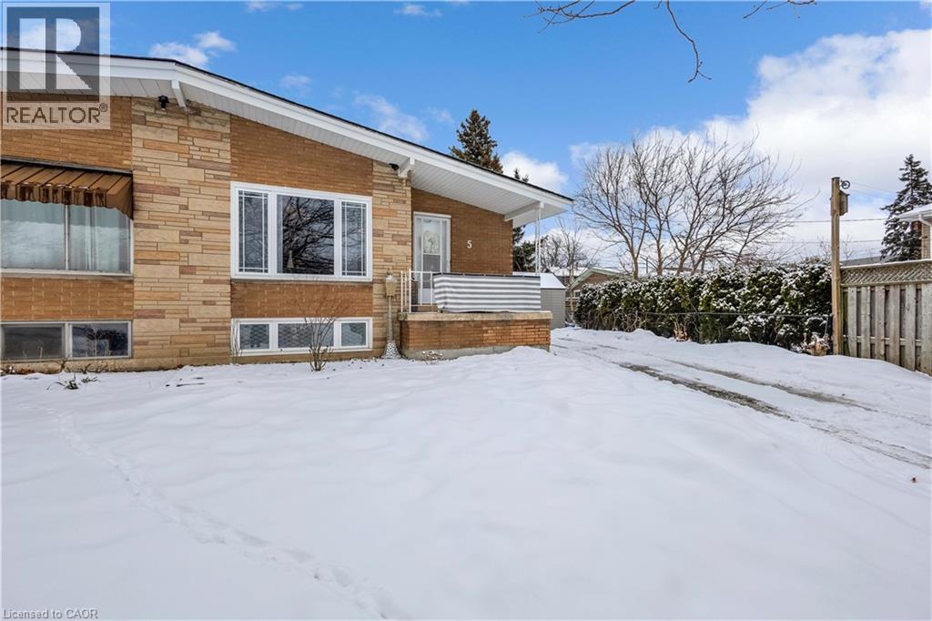 5 CARRINGTON Court, Hamilton, Ontario L9A4N5 - Photo 3