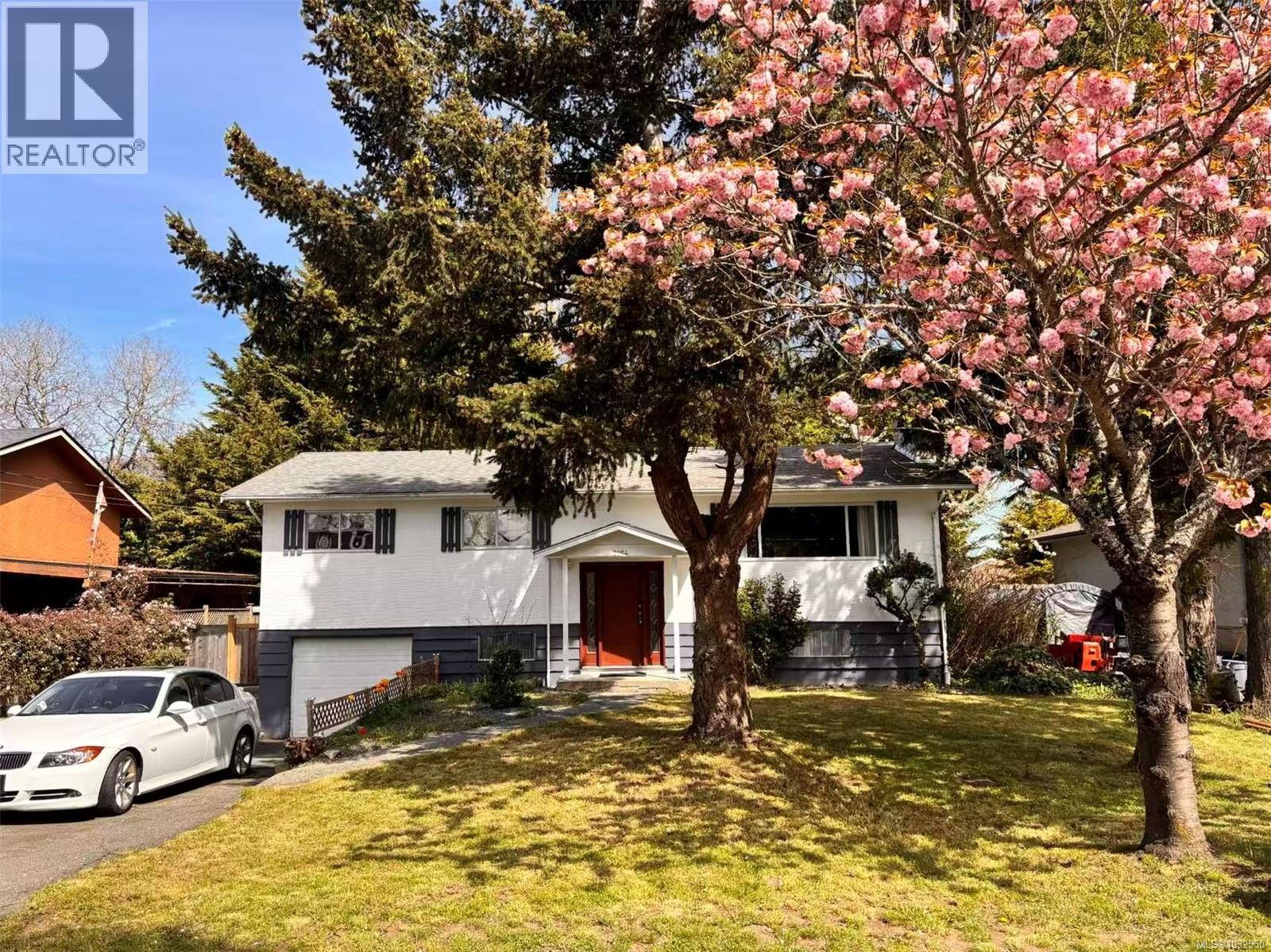2254 Amherst Ave - 1