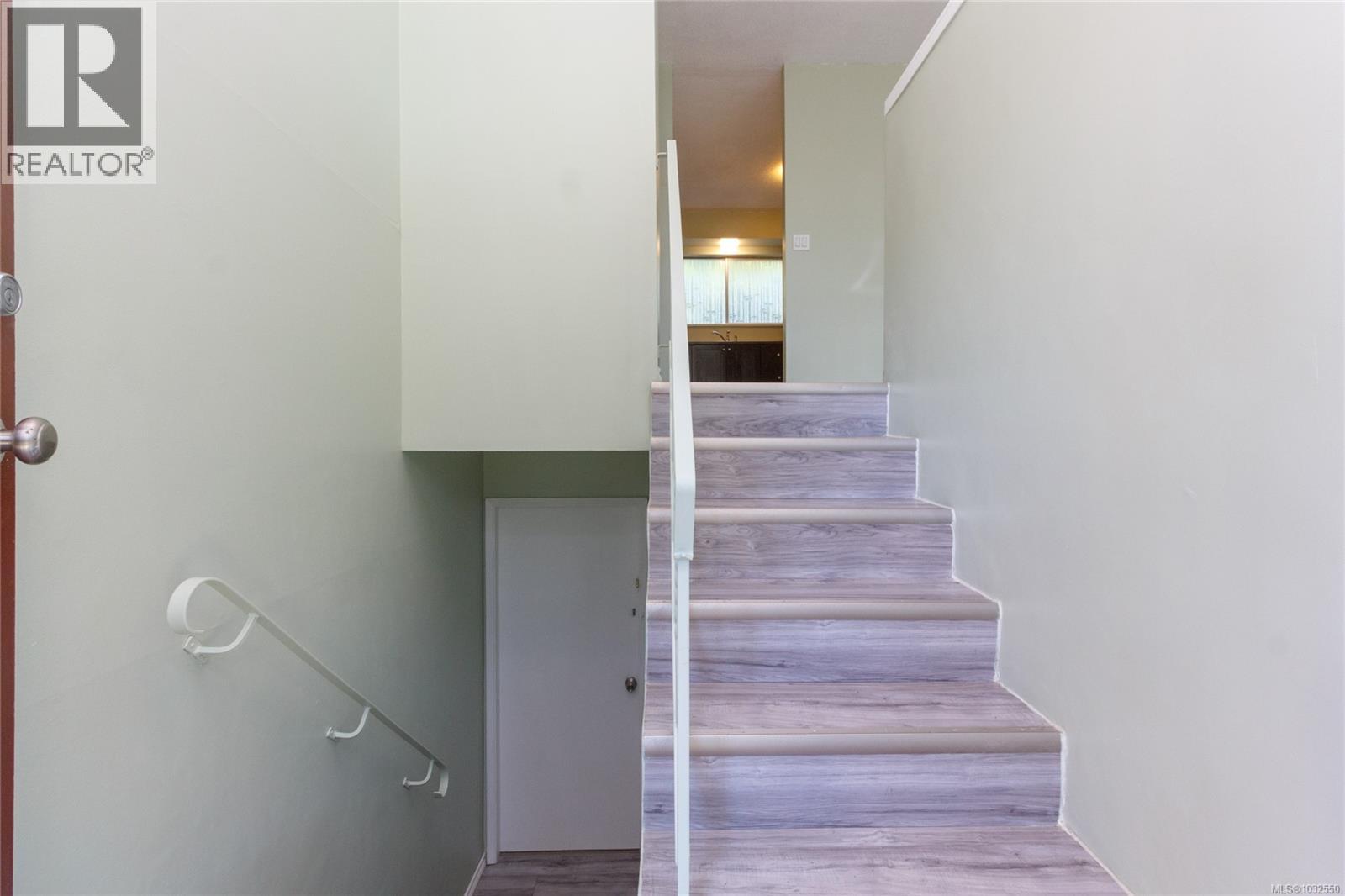 2254 Amherst Ave - 3