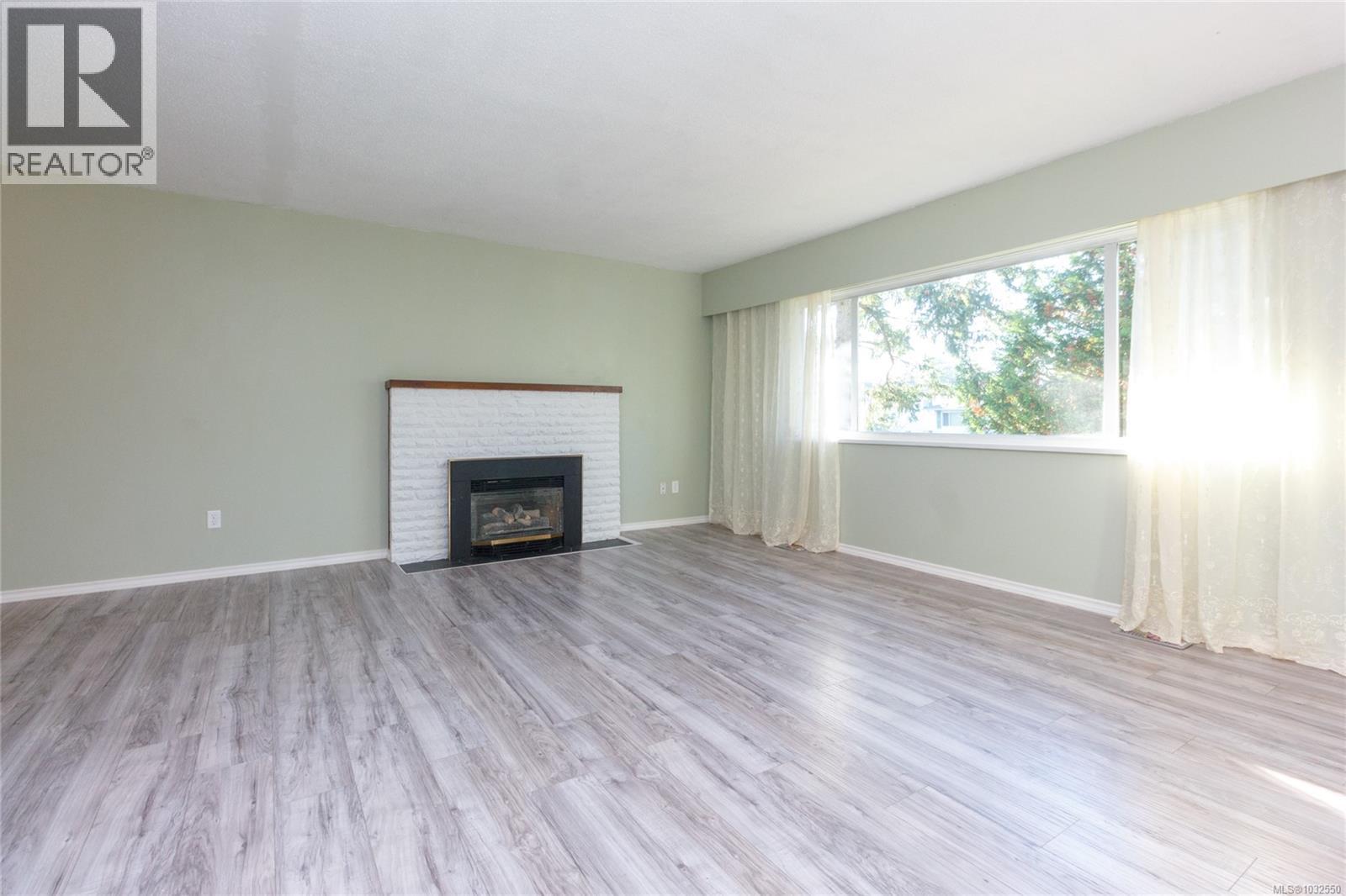 2254 Amherst Ave - 4