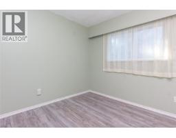 Kitchen - 2254 Amherst Ave, Sidney, BC V8L2G7 Photo 12
