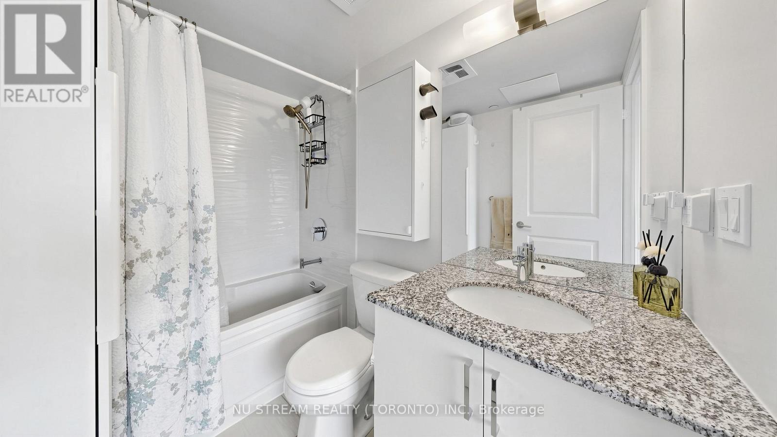 #2109 20 MEADOWGLEN PLACE - 19