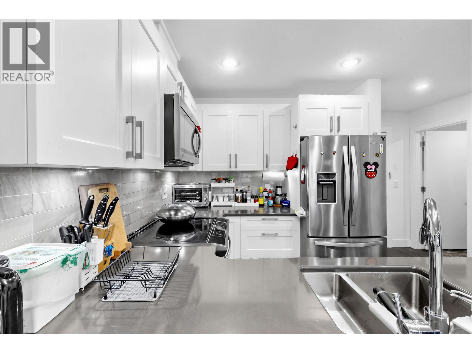 401 1990 WESTMINSTER AVENUE, Port Coquitlam
