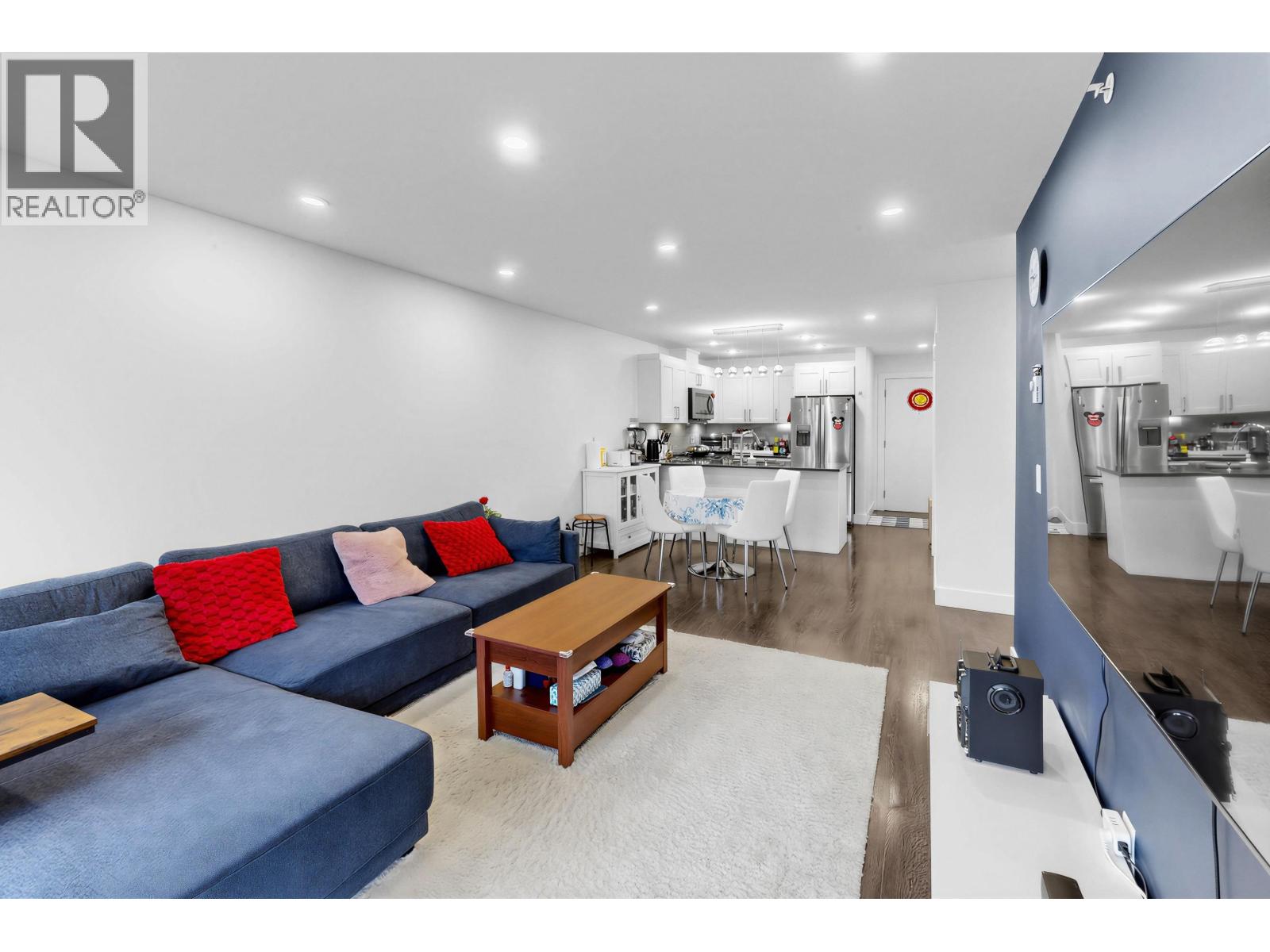 401 1990 WESTMINSTER AVENUE, Port Coquitlam