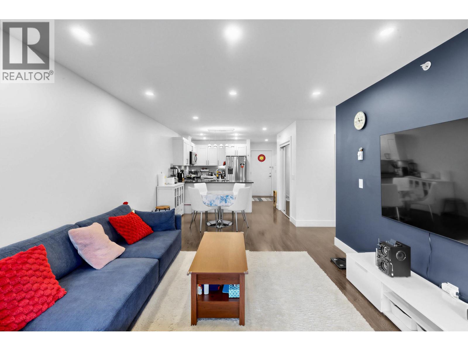401 1990 WESTMINSTER AVENUE, Port Coquitlam