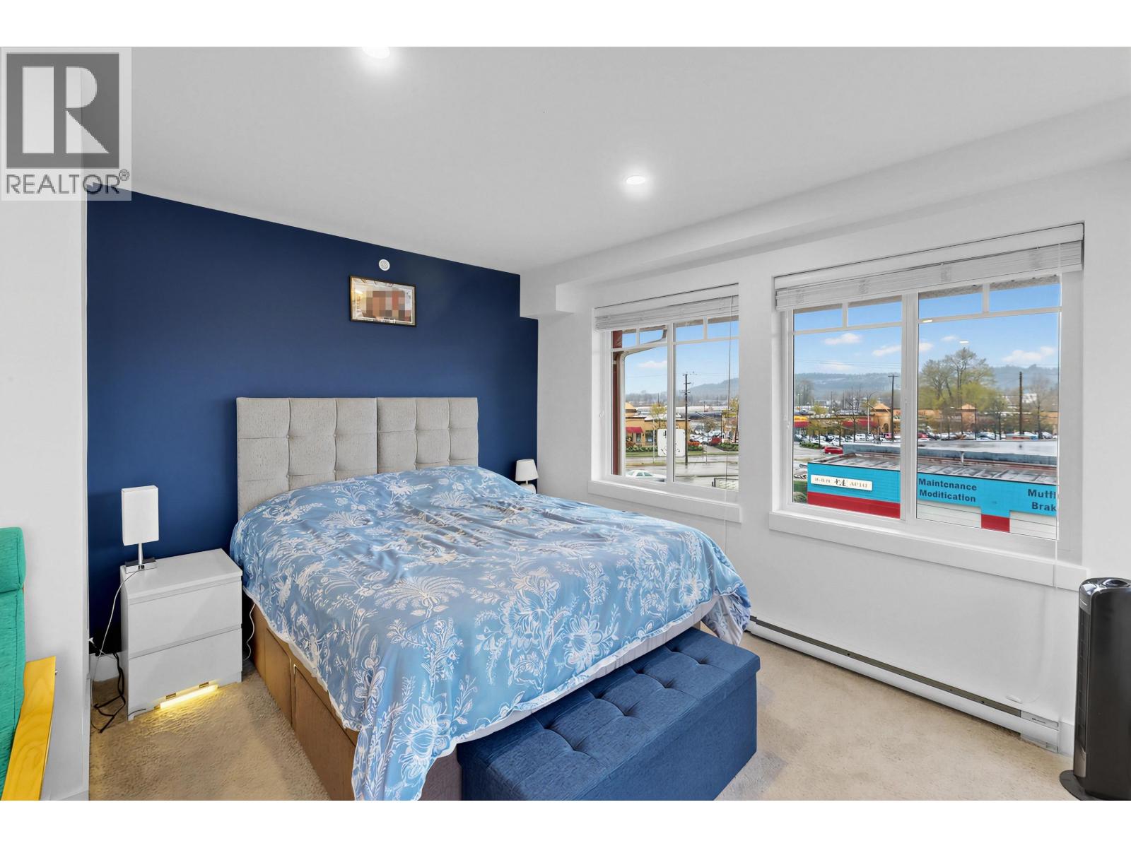 401 1990 WESTMINSTER AVENUE, Port Coquitlam