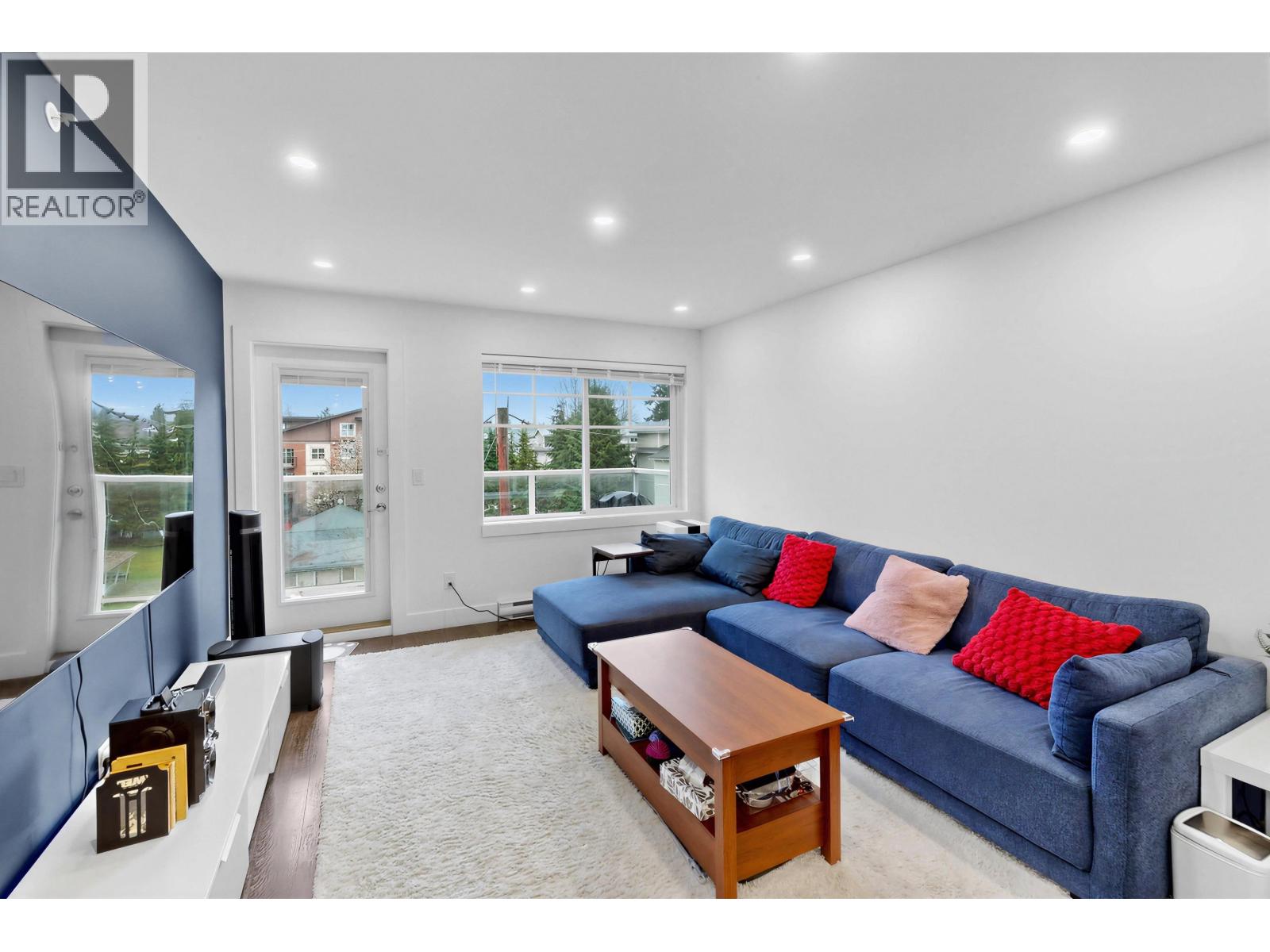 401 1990 WESTMINSTER AVENUE, Port Coquitlam