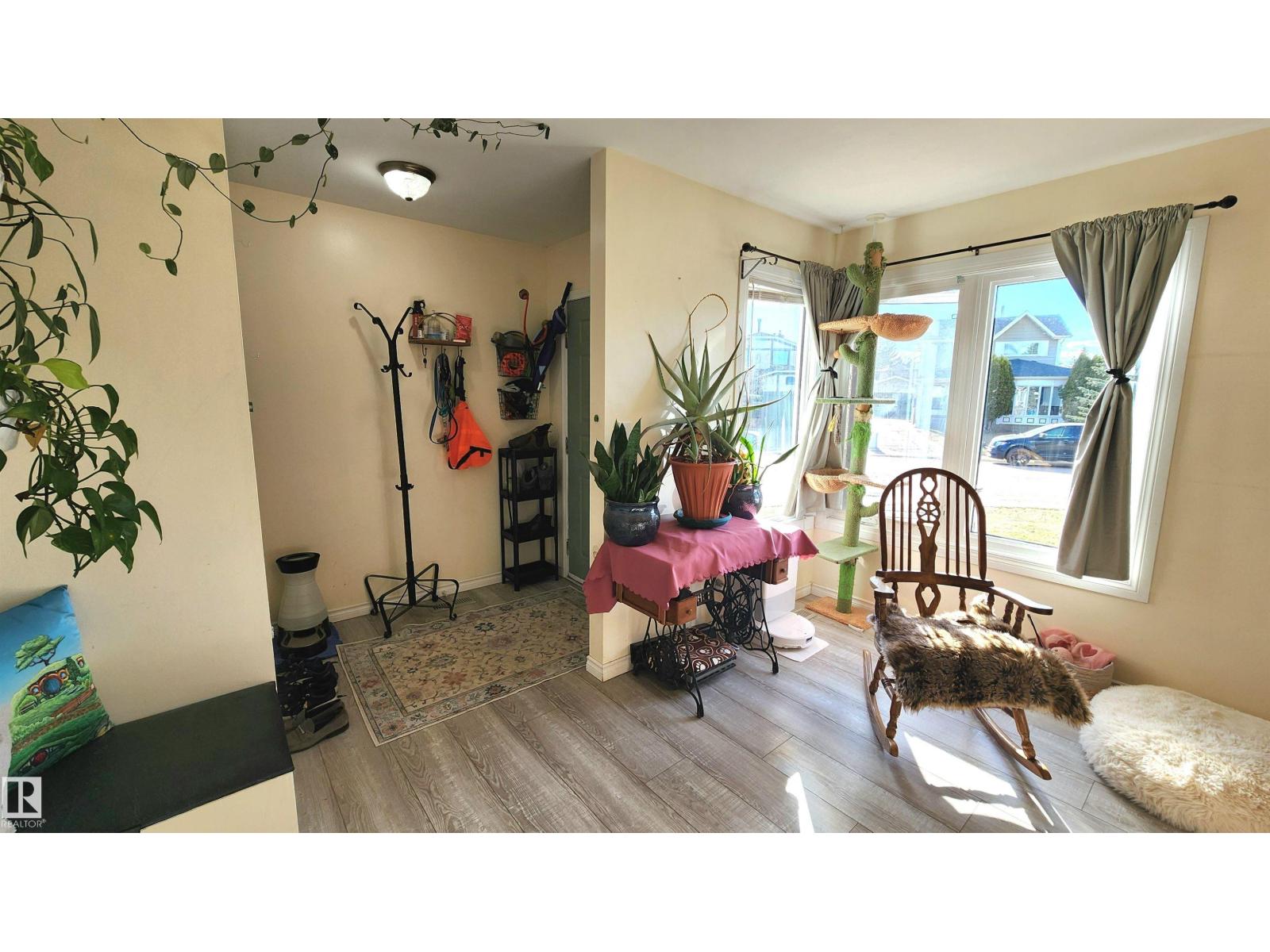 3531 46 ST NW - 4