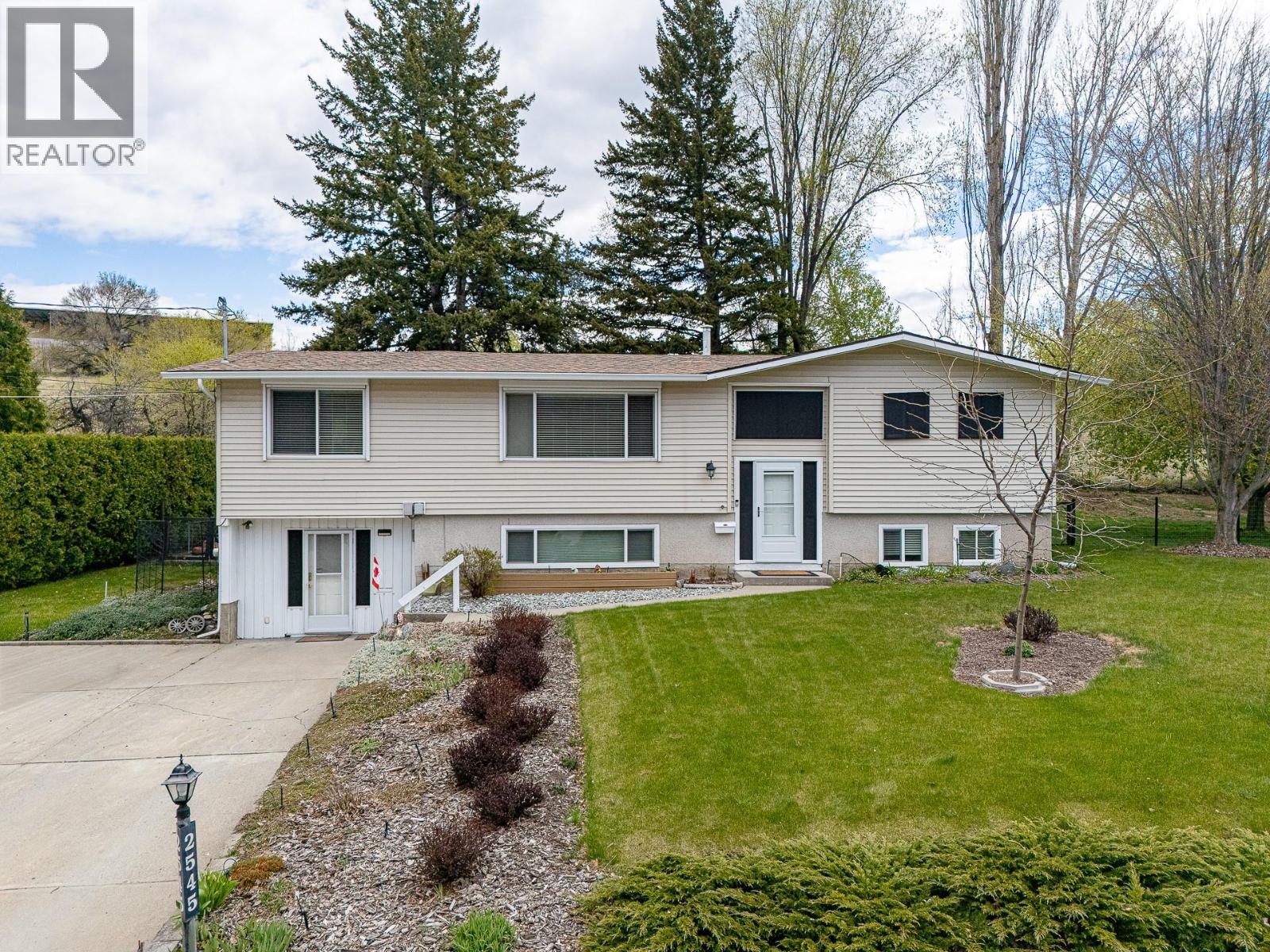 2545 Colleen Road, West Kelowna