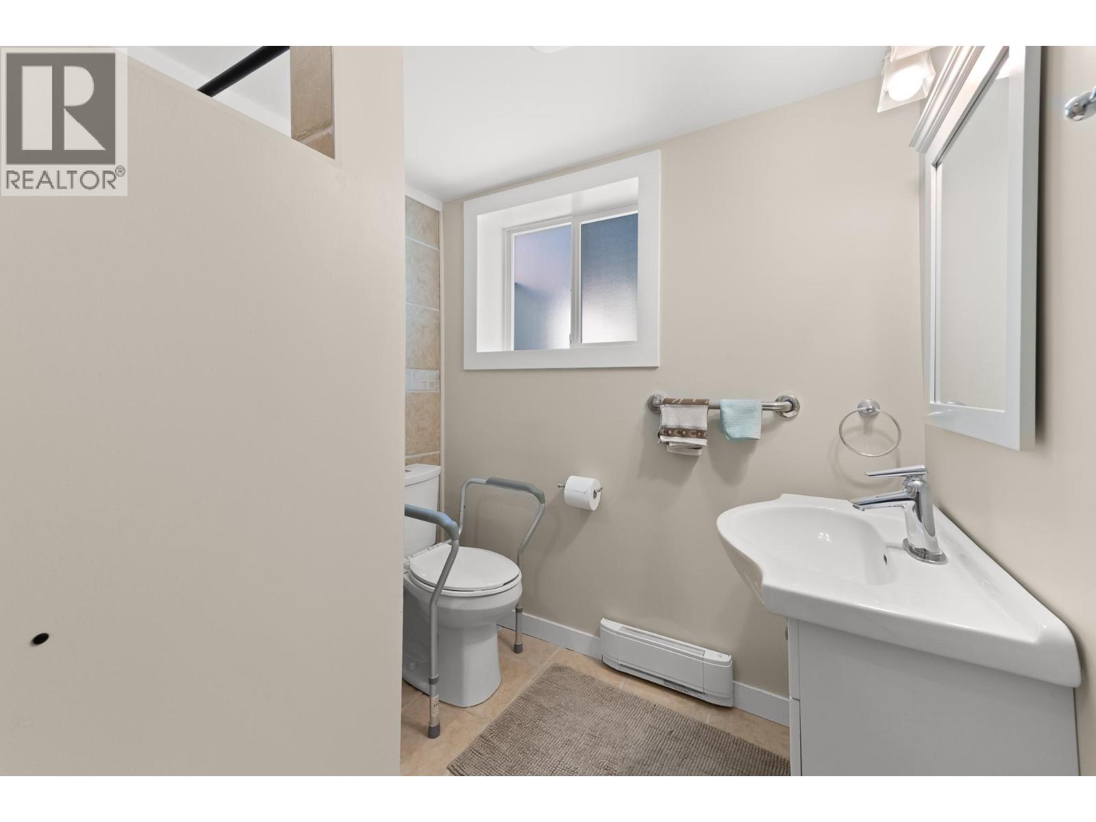  2545 Colleen Road, West Kelowna