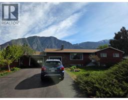  723 3rd Avenue, Keremeos