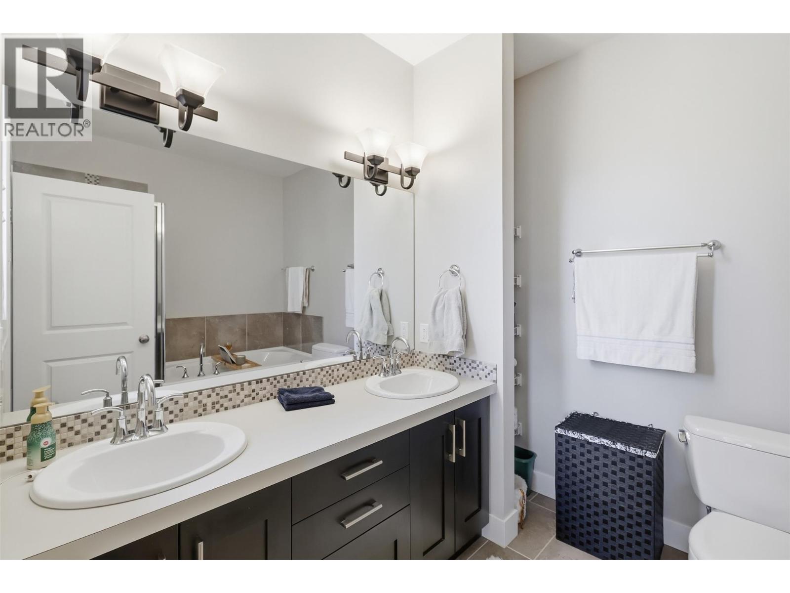 1530 GOLF RIDGE Drive - 22