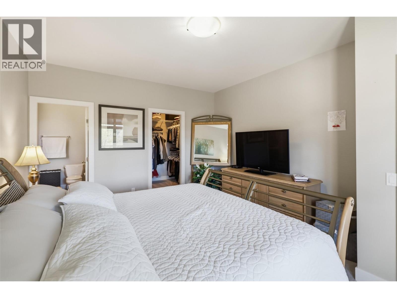 1530 GOLF RIDGE Drive - 21