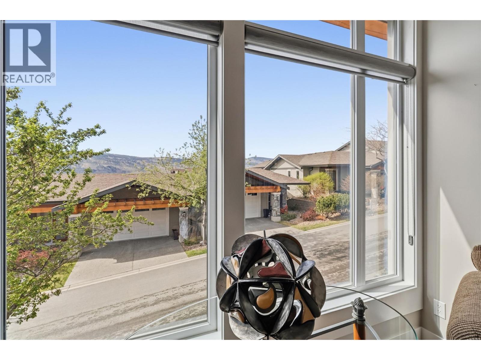 1530 GOLF RIDGE Drive - 14