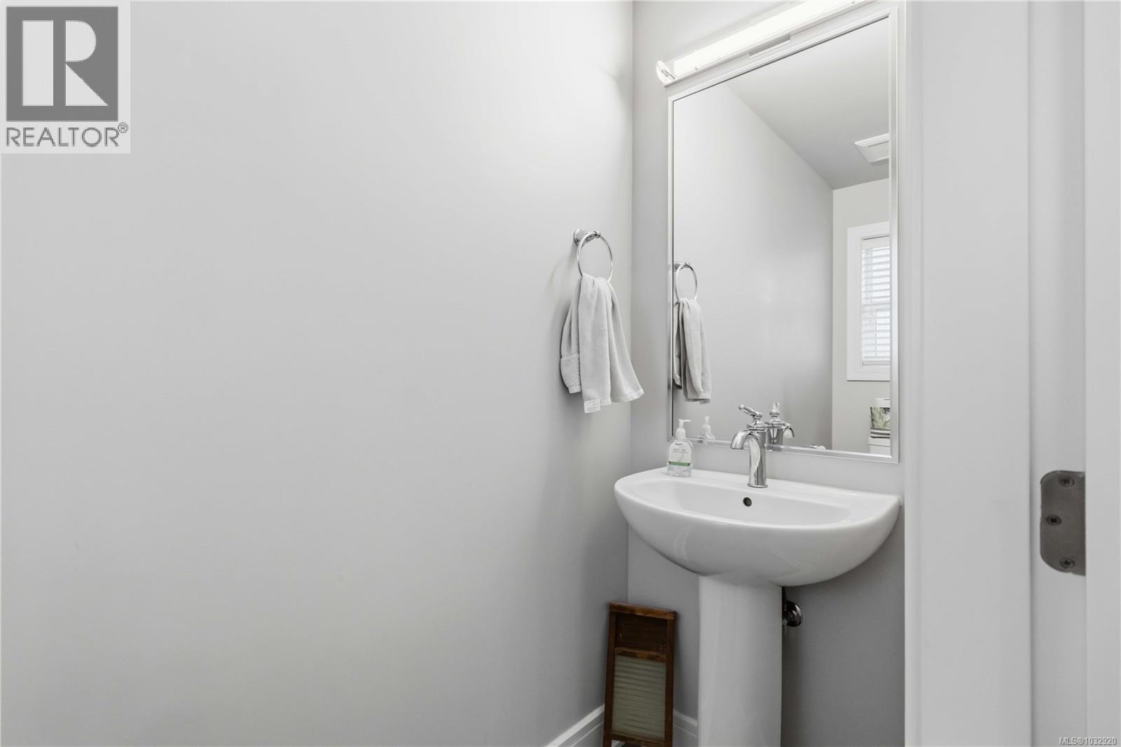  3023 Constellation Avenue, Langford