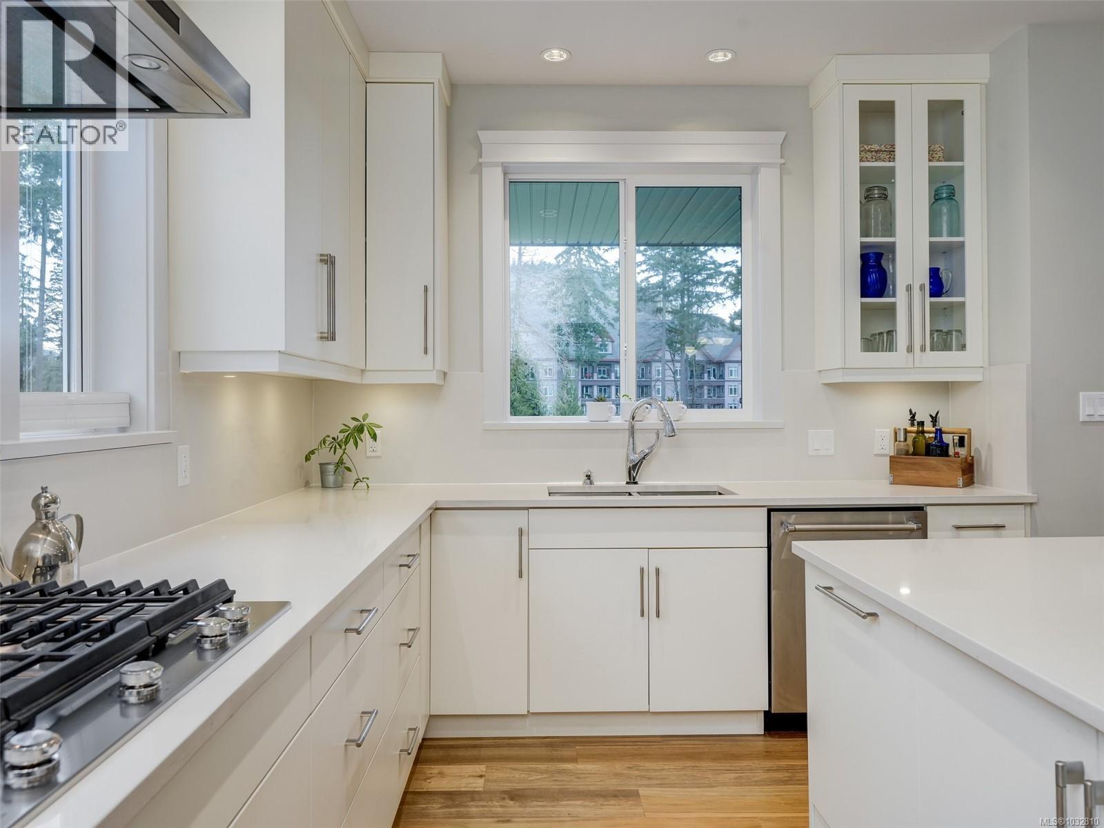  2156 Champions Way, Langford