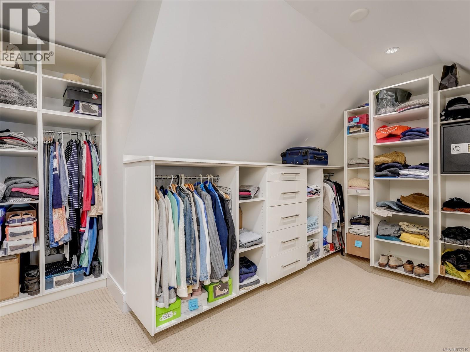  2156 Champions Way, Langford