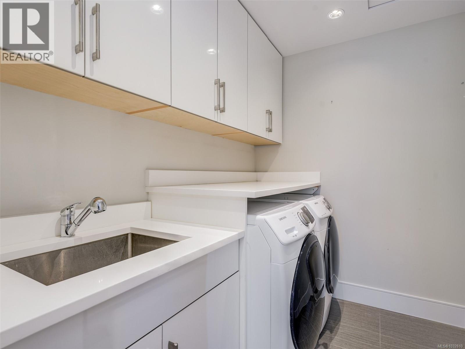  2156 Champions Way, Langford