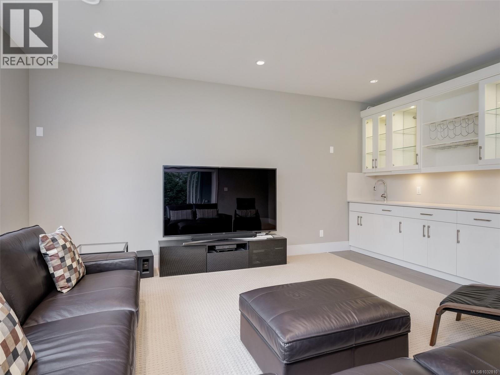  2156 Champions Way, Langford