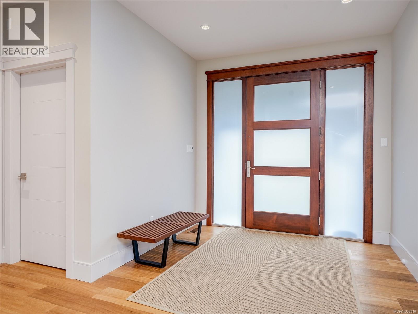  2156 Champions Way, Langford