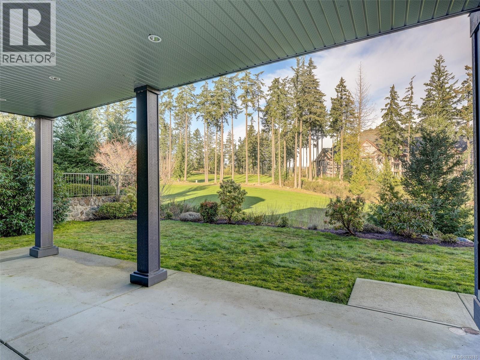  2156 Champions Way, Langford