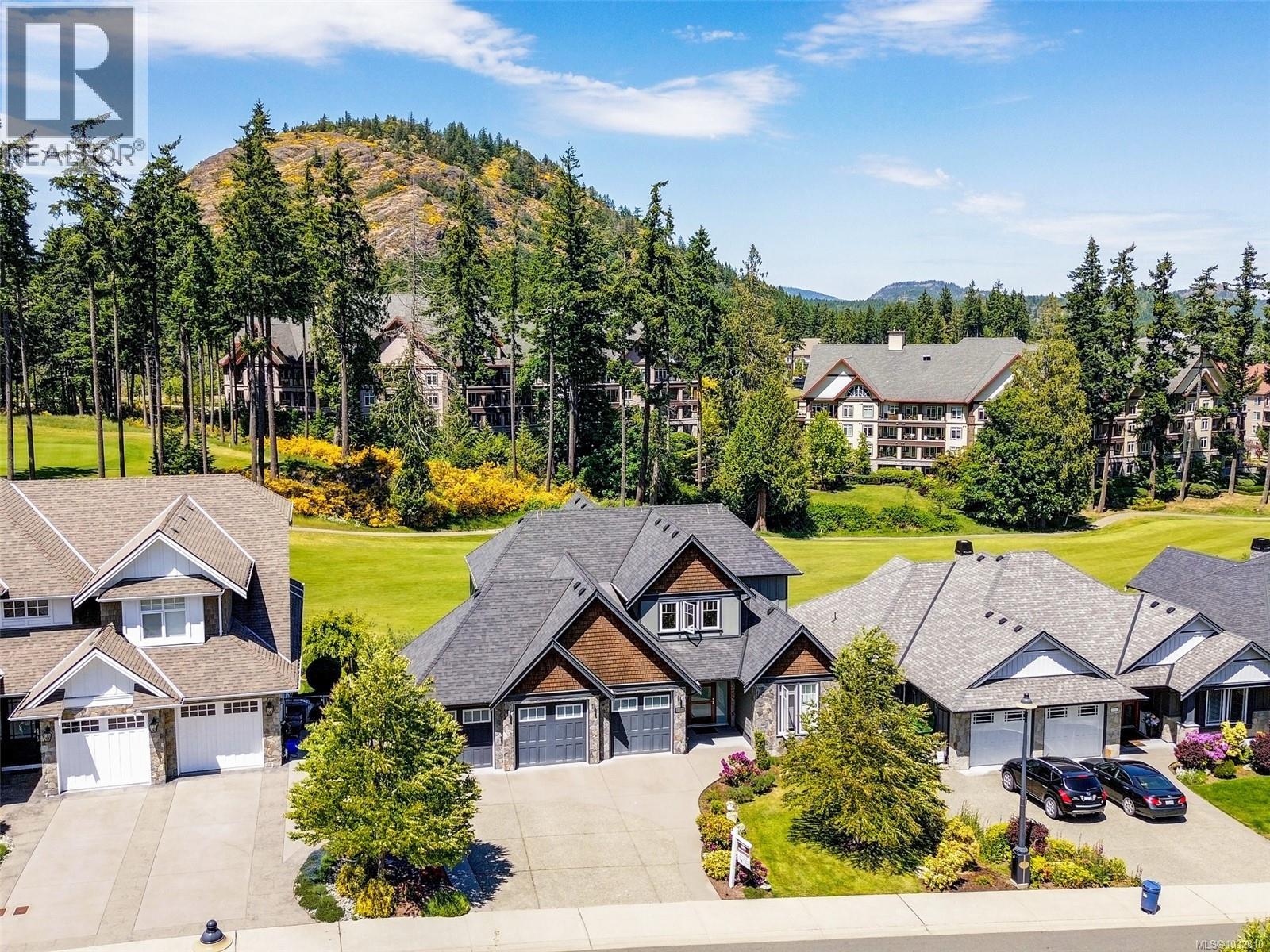  2156 Champions Way, Langford