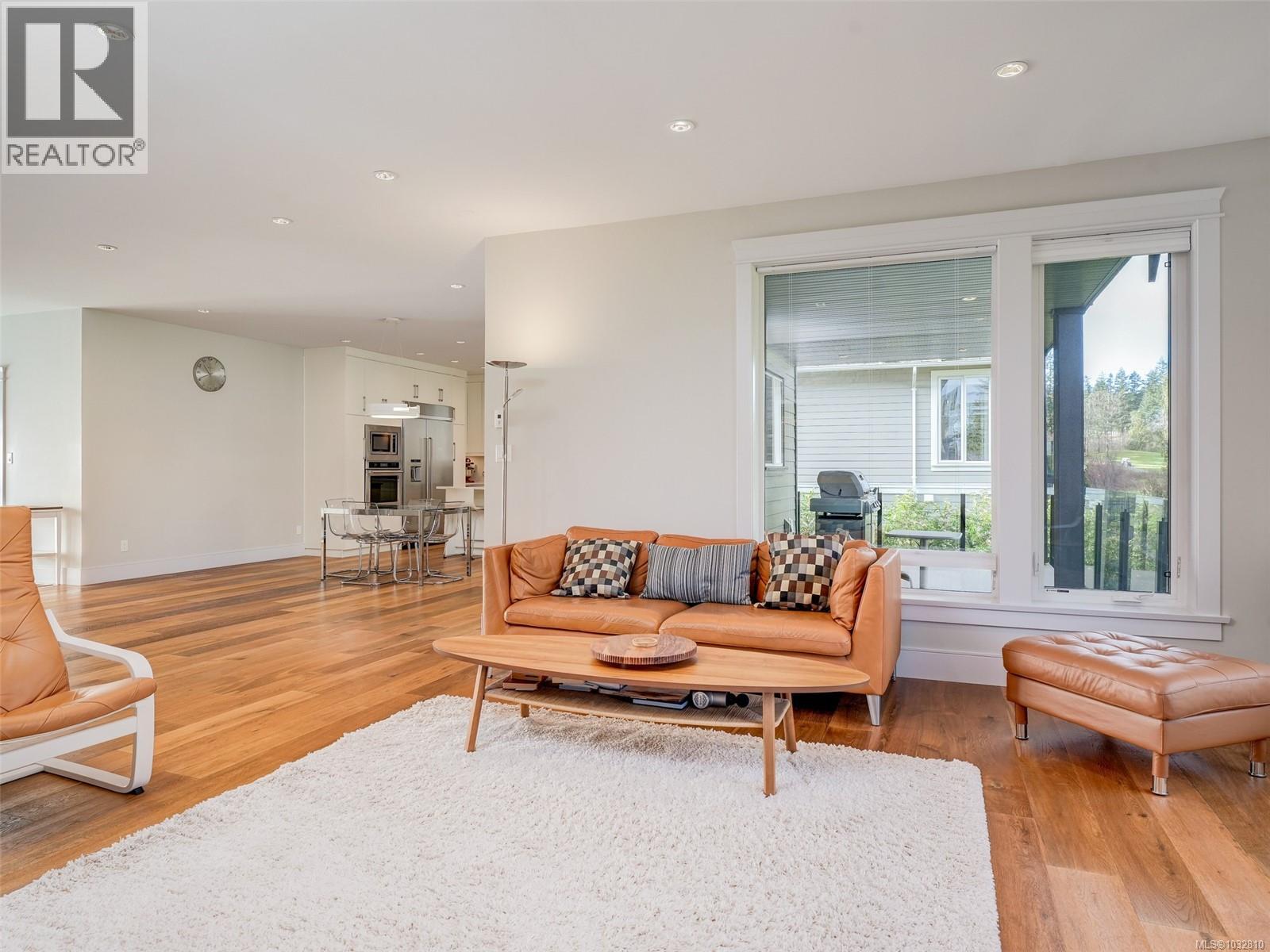  2156 Champions Way, Langford