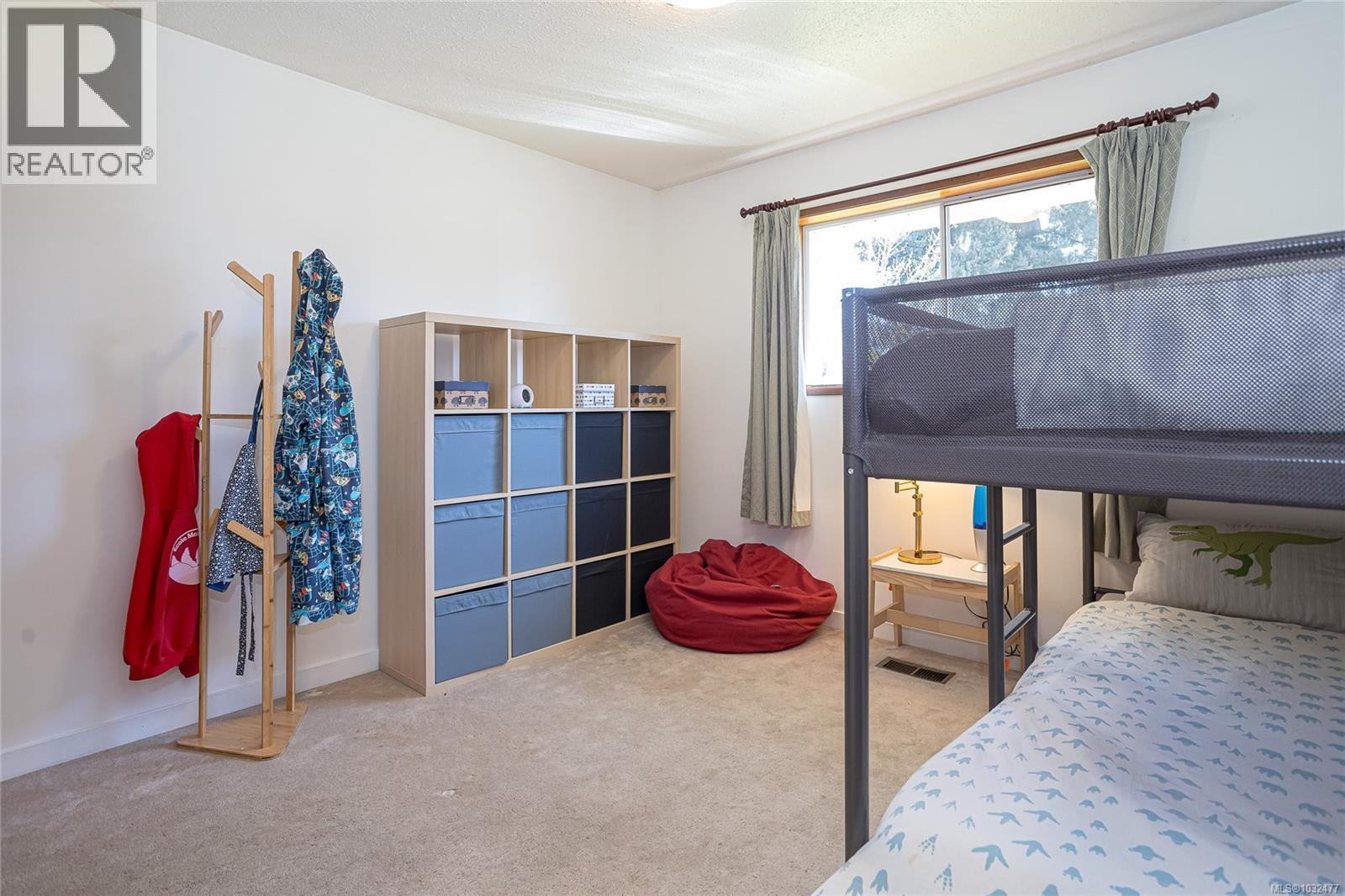 377 Campbell St - 13