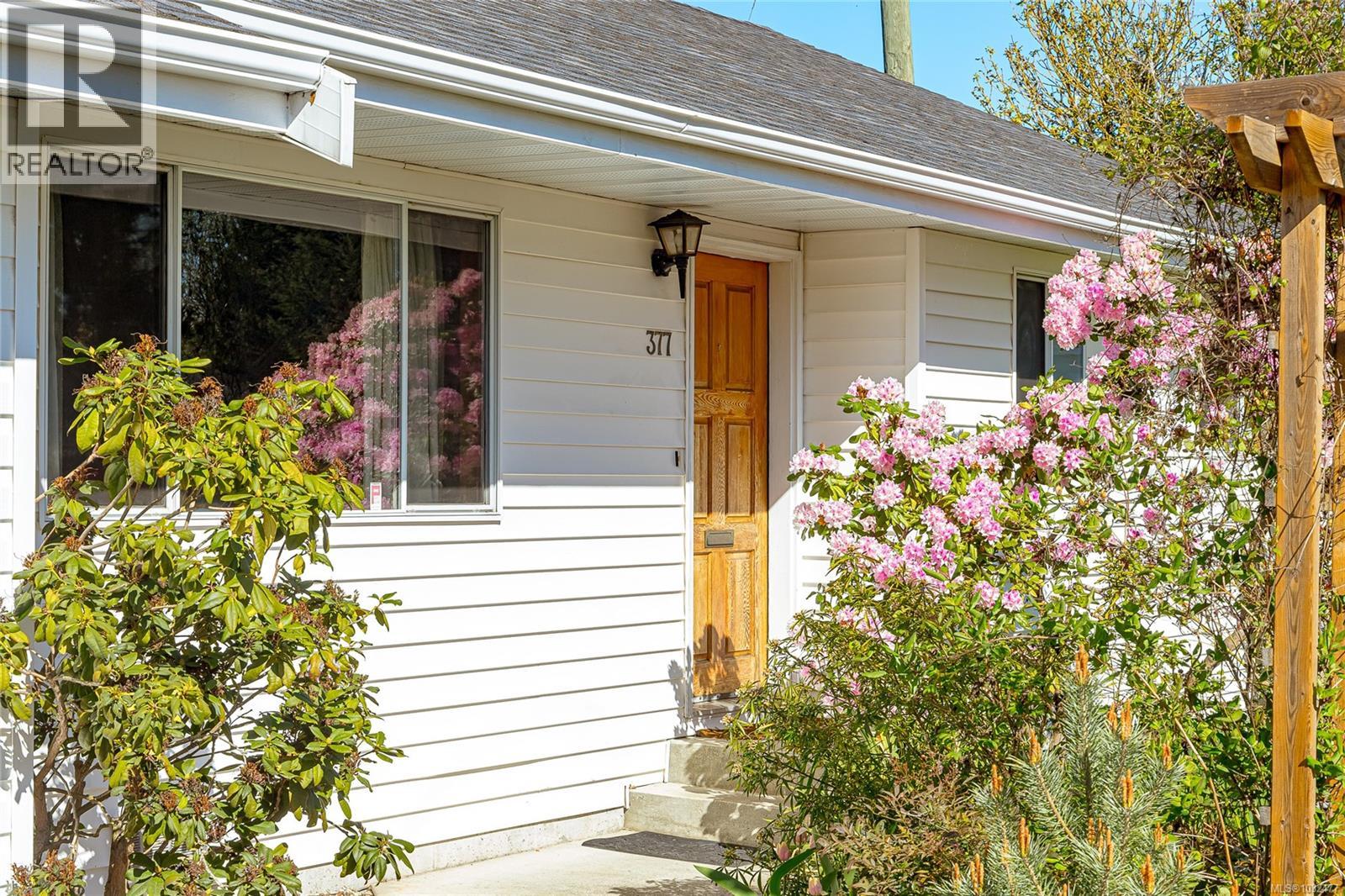 377 Campbell St - Image 2