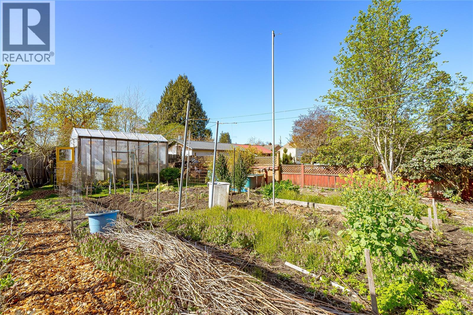 377 Campbell St - 31