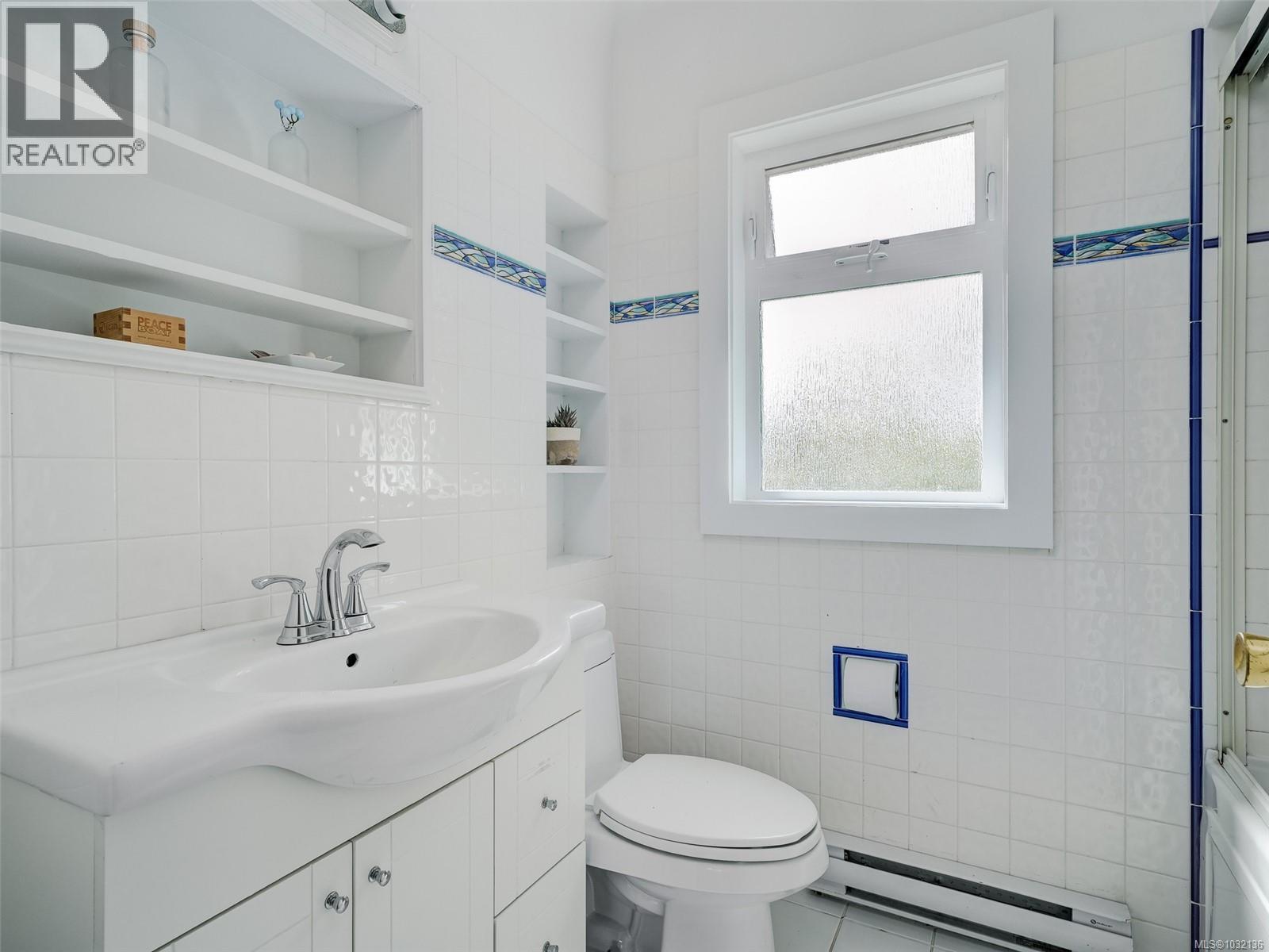 2430 Foul Bay Rd - 12