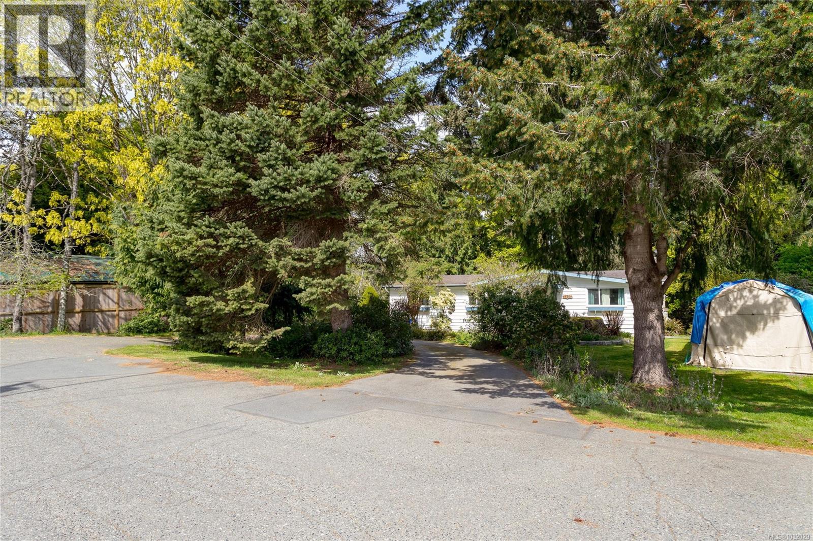 426 Gamble Pl - Image 2