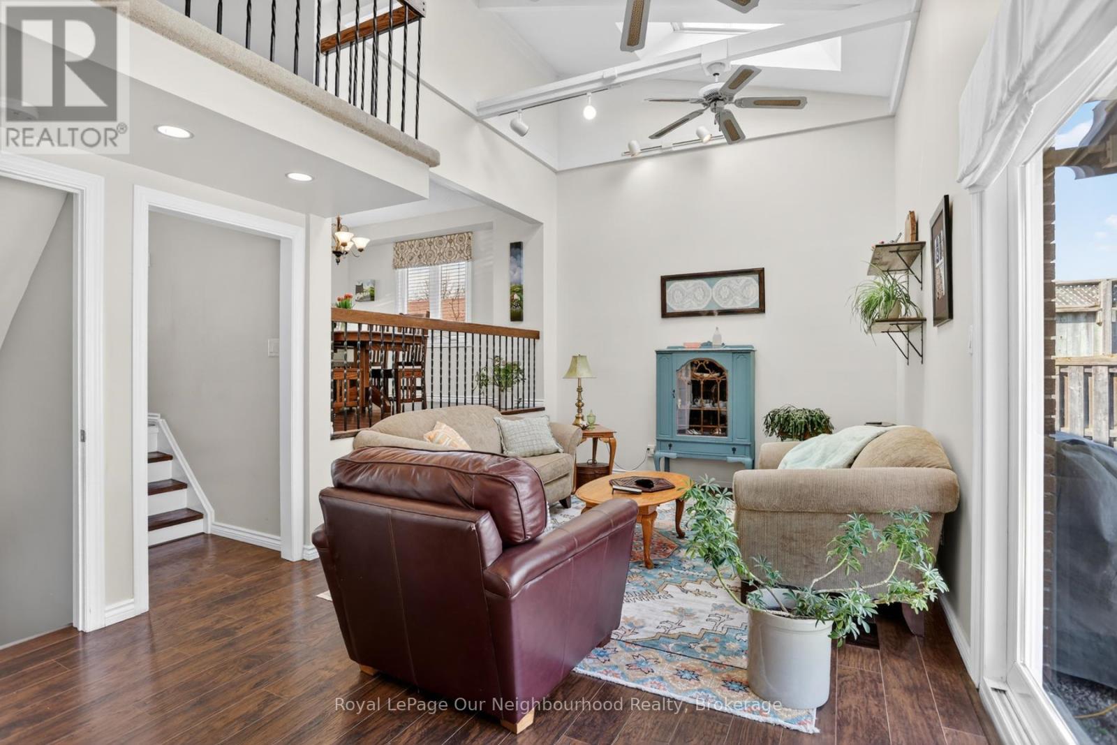 656 HILLCROFT STREET - 19