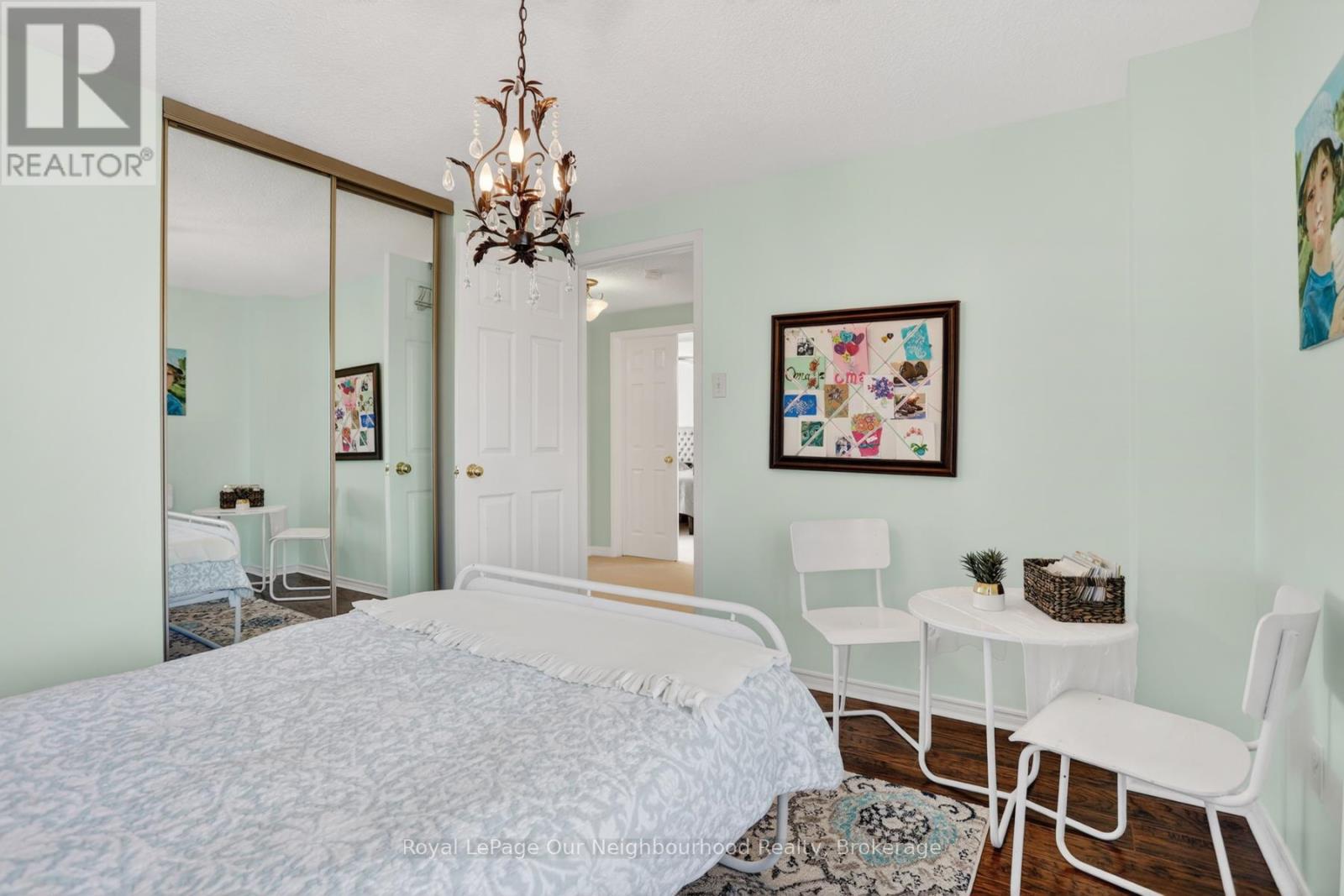 656 HILLCROFT STREET - 25