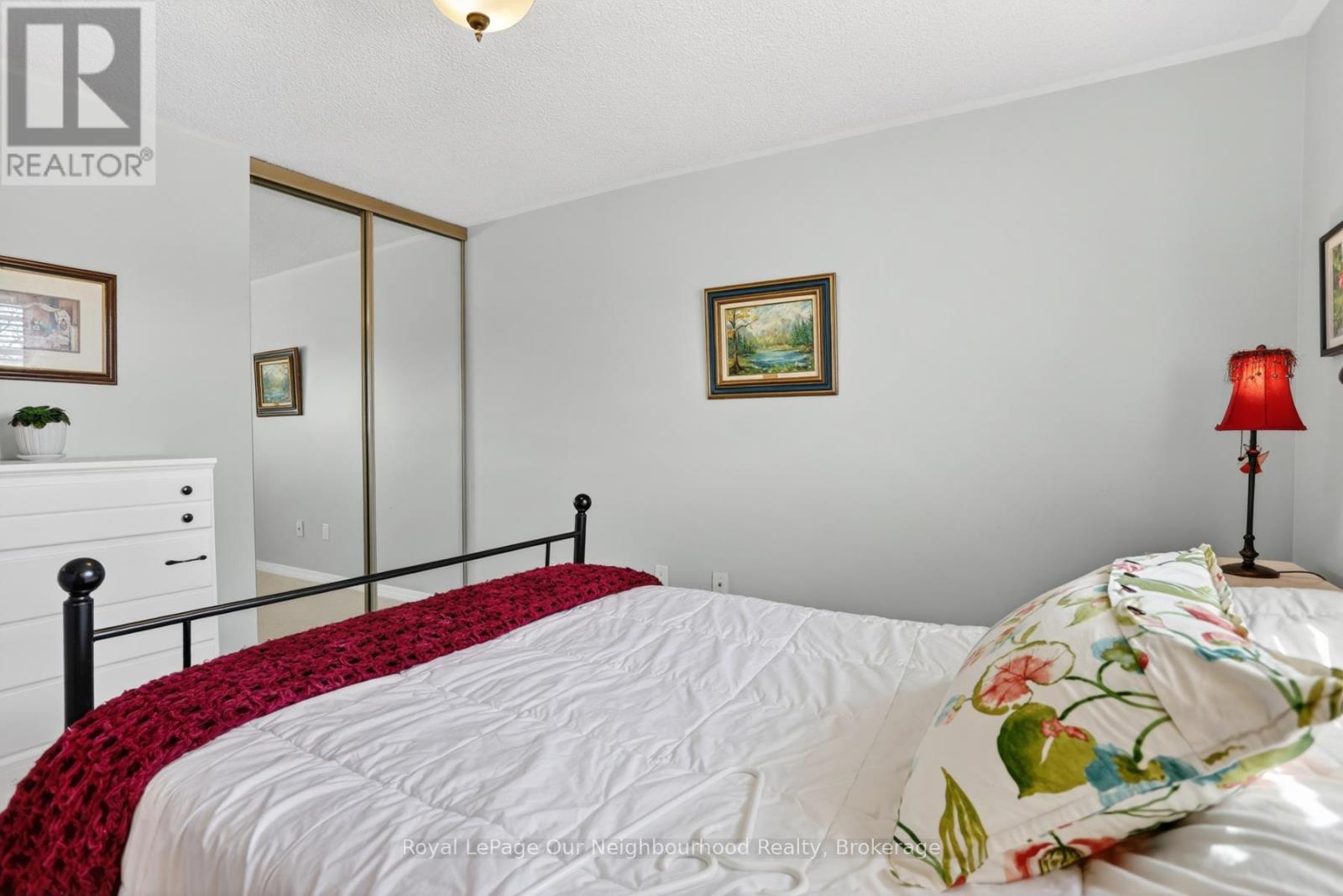 656 HILLCROFT STREET - 27