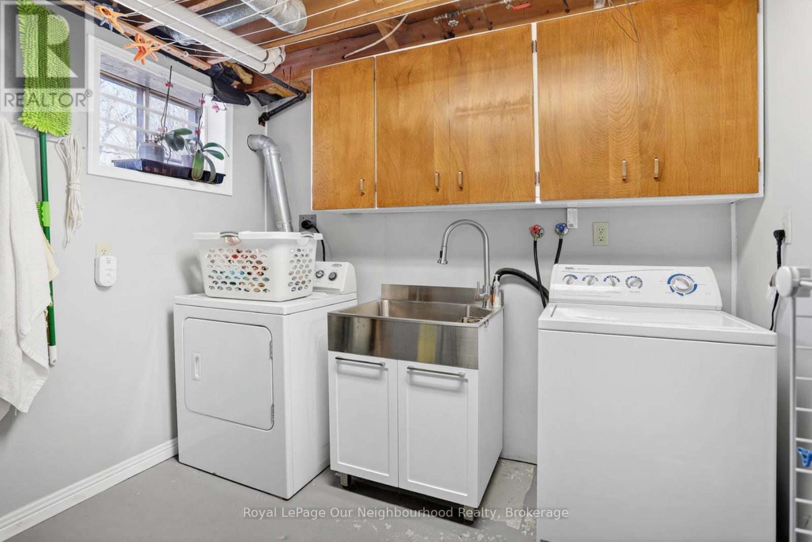 656 HILLCROFT STREET - 37