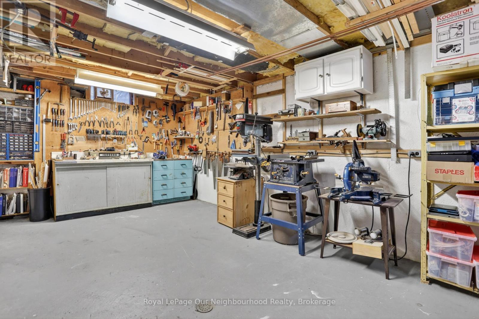 656 HILLCROFT STREET - 39