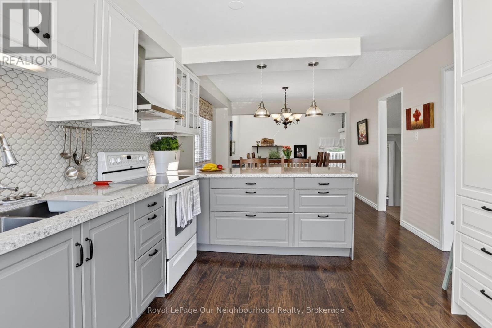 656 HILLCROFT STREET - 8