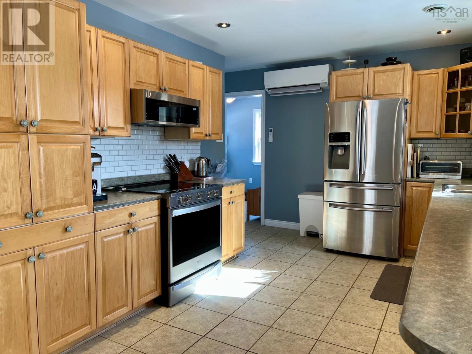 Property 7 of 24 of 33 Oak Road