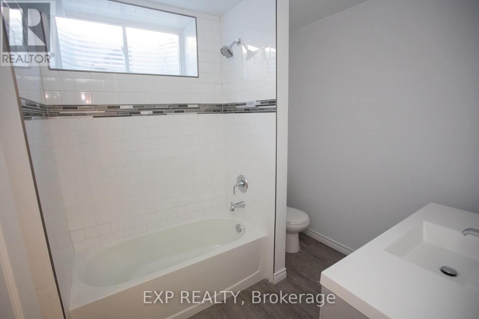 Garden Suite Lower Bathroom