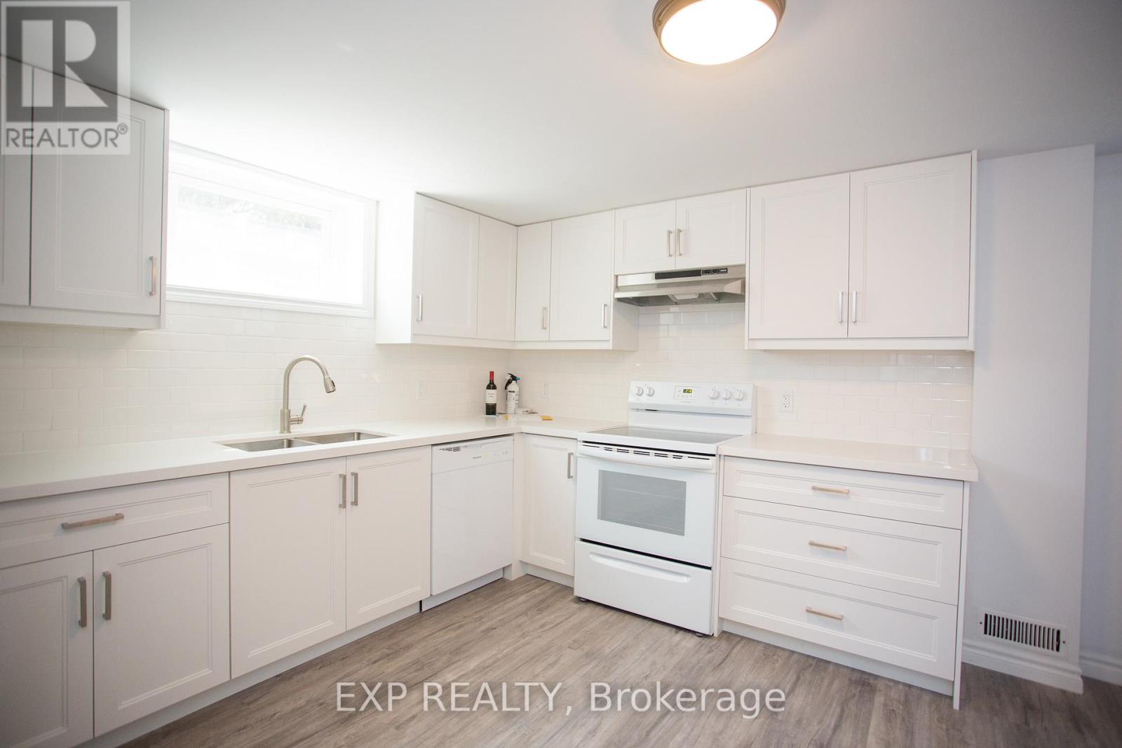 Main House Lower Unit - Kitchen